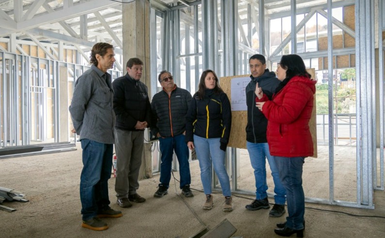 Melella recorrió la imponente obra de la nueva Escuela 40 en barrio Ecológico