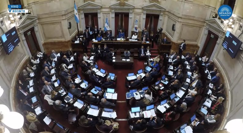 Los senadores jurarán en sus cargos el viernes 28, pero asumirán el 10 de diciembre