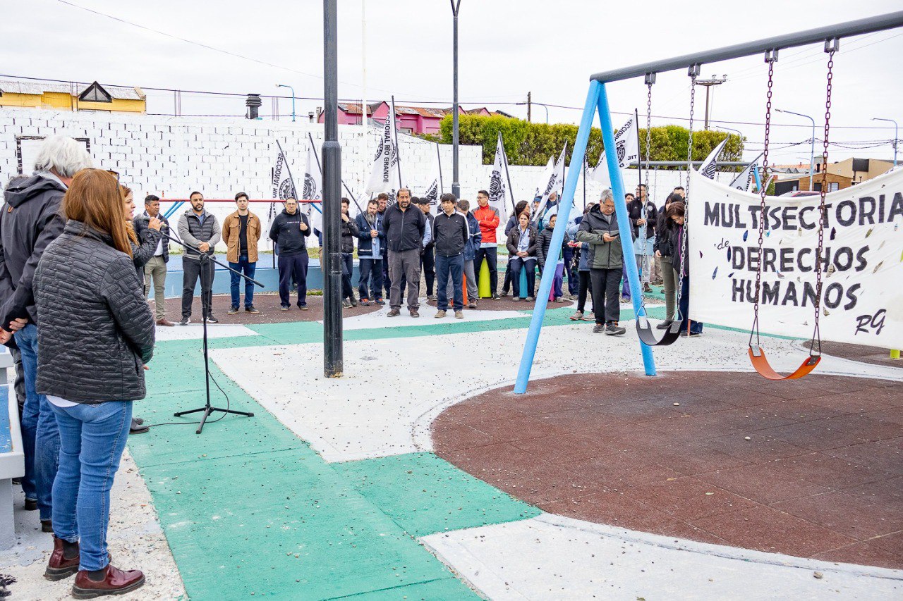 el municipio homenajeó a osvaldo bayer