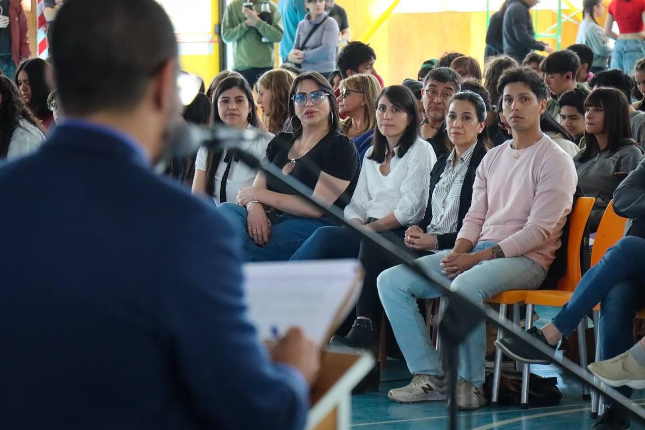 estudiantes tolhuin congreso
