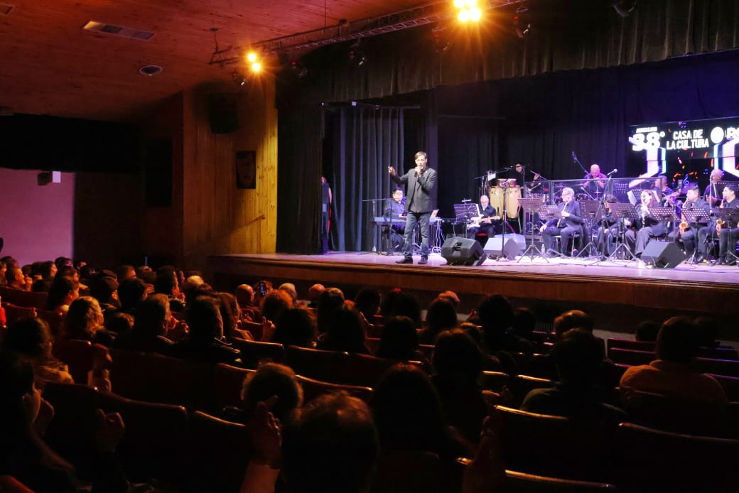Más de mil riograndenses disfrutaron del aniversario de la Casa de la Cultura
