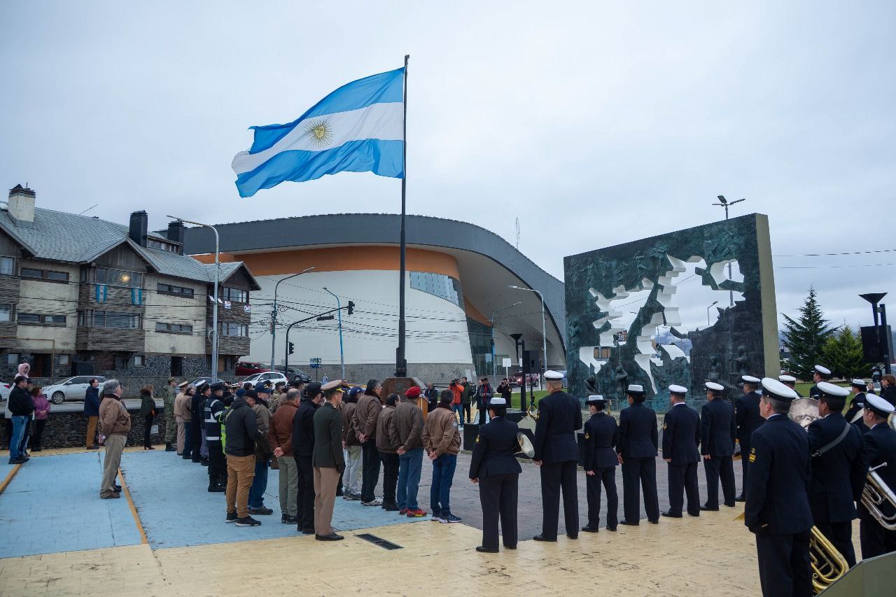 Aniversario del bautismo de fuego de la Fuerza Aérea Argentina