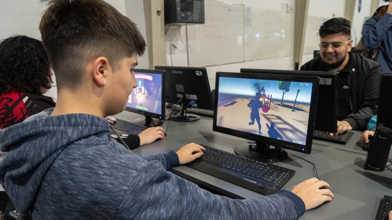 Finalizaron las diplomaturas de Animación Digital y Programación