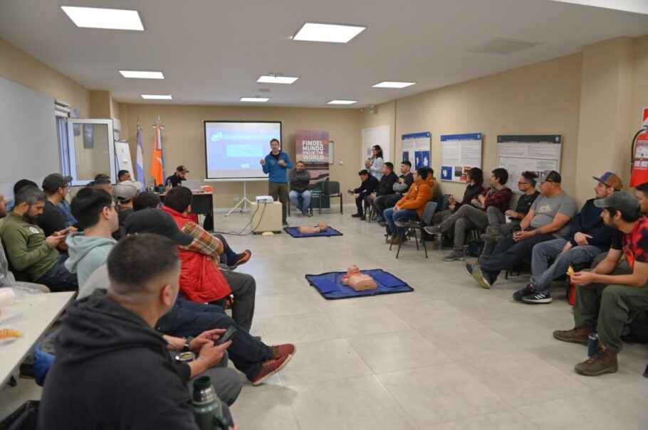 el infuetur brinda formaciones internas y externas articulando el sector pÚblico y privado