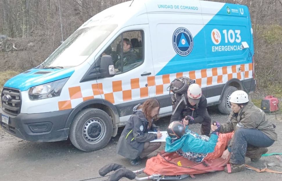 Rescataron a una mujer en Laguna Esmeralda