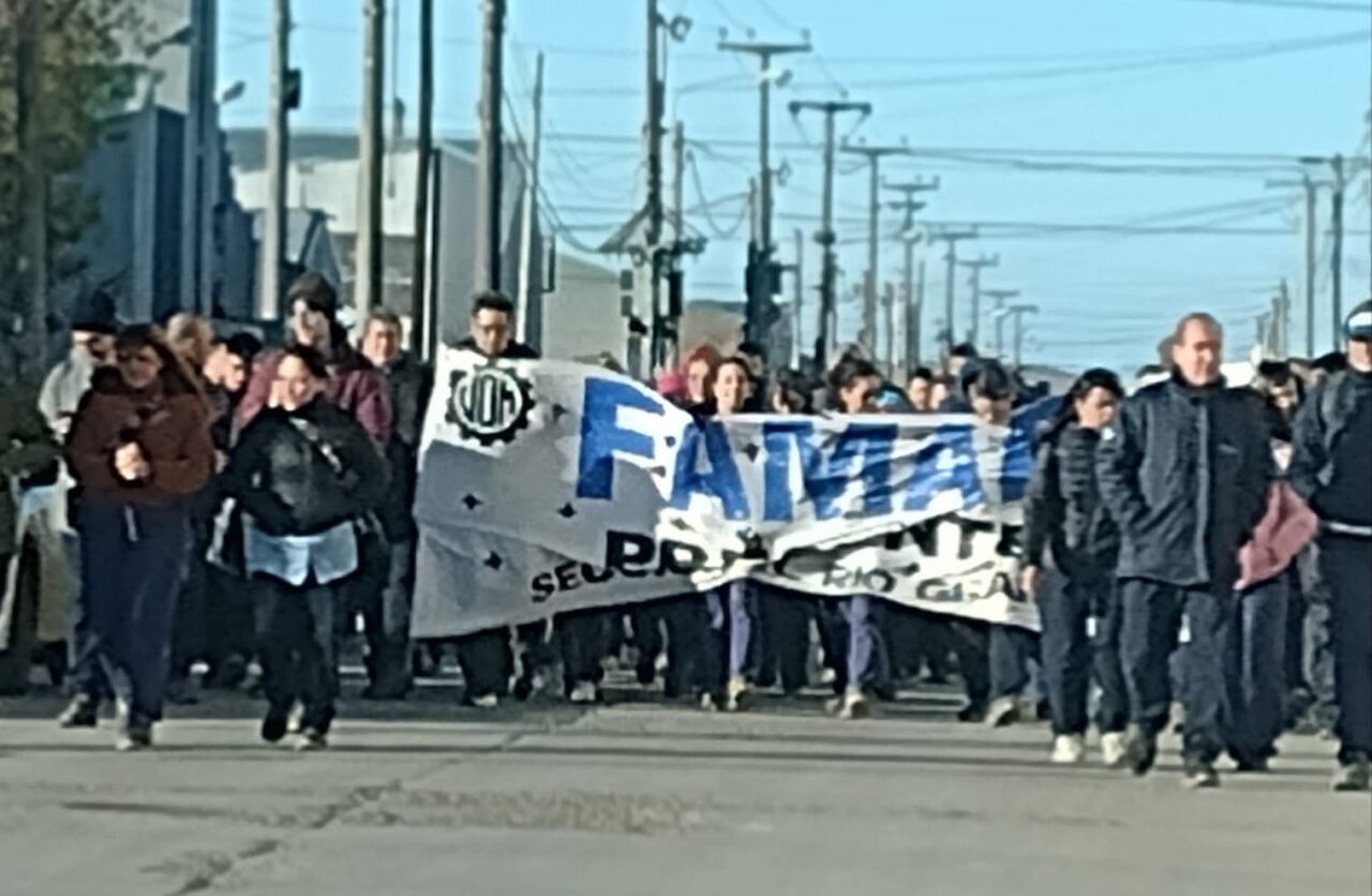 Metalúrgicos paran por tiempo indeterminado y se movilizan en Río Grande