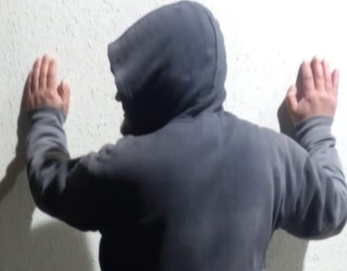 La policía recuperó un televisor robado del Hospital y detuvo a dos sospechosos