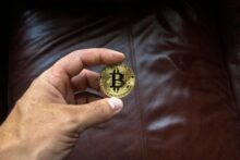las formas en que los ciberdelincuentes roban criptomonedas de las redes blockchain y cómo combatirlos