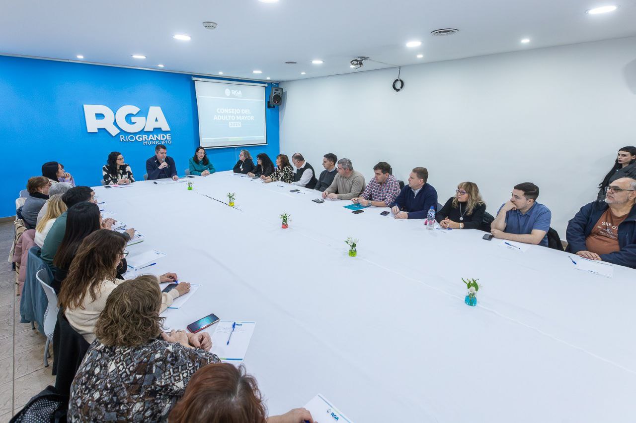 martín perez durante una mesa de trabajo