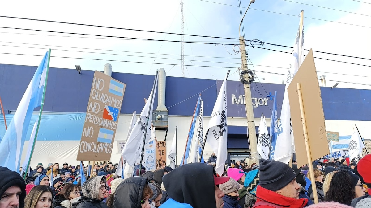 Masivo apoyo popular al reclamo en defensa de la industria