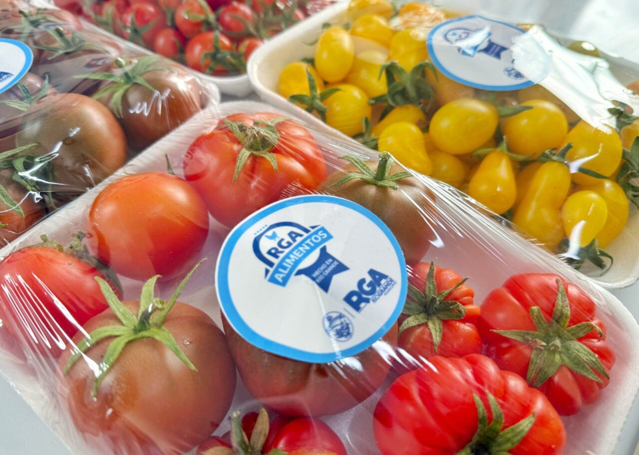 RGA Alimentos comercializa tomates agroecológicos en Ushuaia