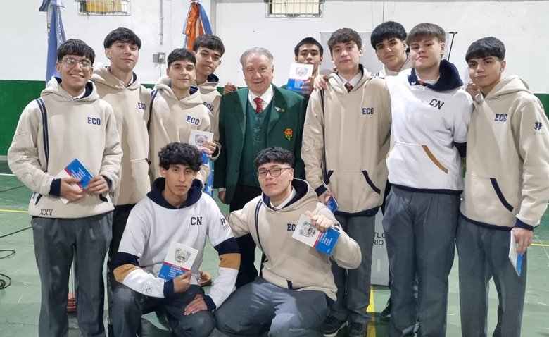 Estudiantes del CIERG juraron lealtad a la Constitución Provincial
