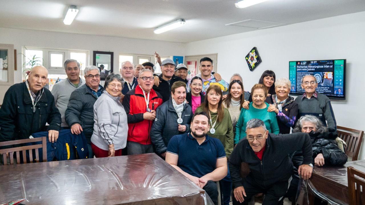 “abrazando la vida” jornadas de bienestar y recreaciÓn para adultos mayores en el hogar de dia “lazos de amor”