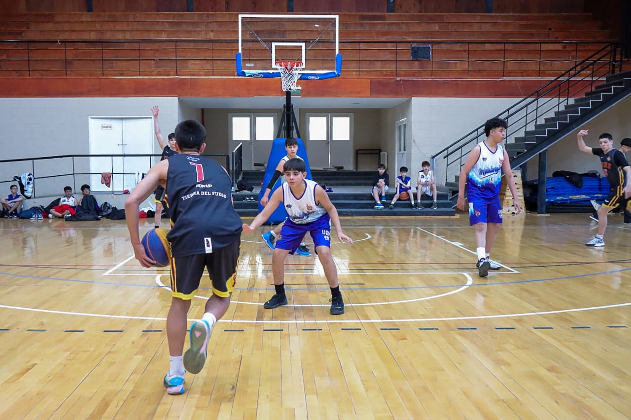 Gran debut del basquet 3×3 y el hockey