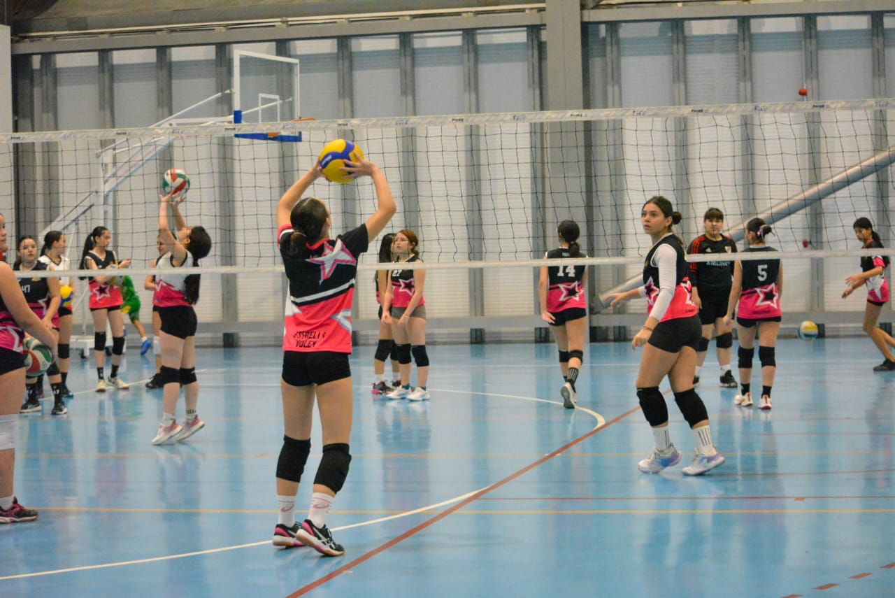 El club Estrella Vóley compite en Punta Arenas