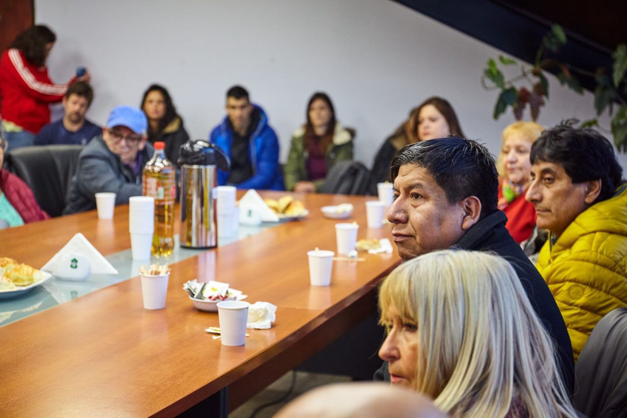 Entregan títulos de propiedad de sus terrenos a 20 familias