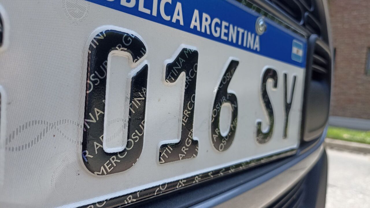 Por falta de presupuesto, frenan la entrega de patentes y cédulas