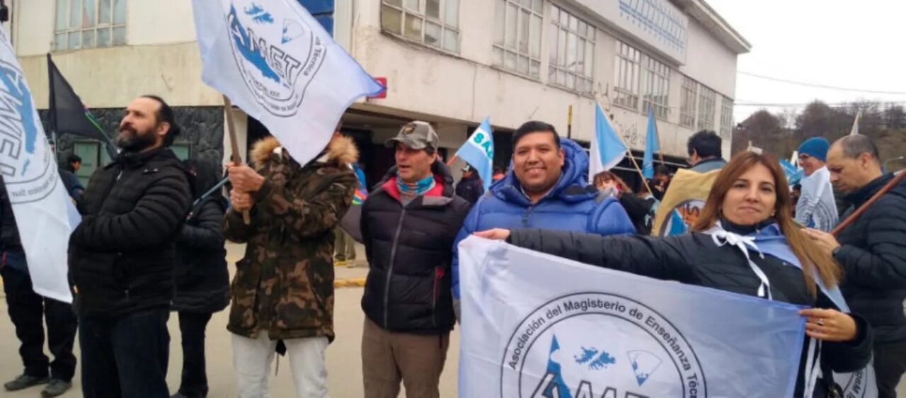 AMET presentó un proyecto de ley para garantizar el financiamiento educativo