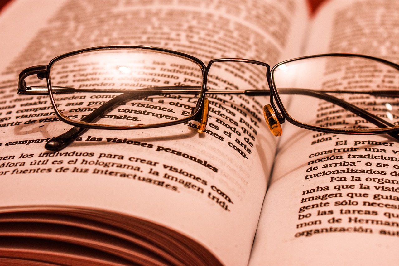 Aumentan los problemas visuales por el uso de pantallas y la tendencia de pedir lentes por estética