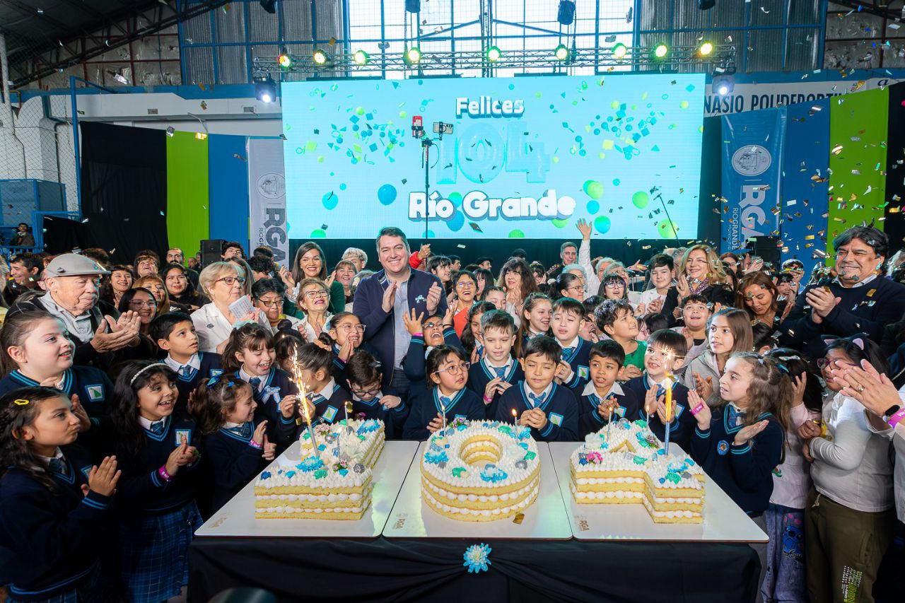 «Celebramos 104 años de historia viva, con memoria y futuro»