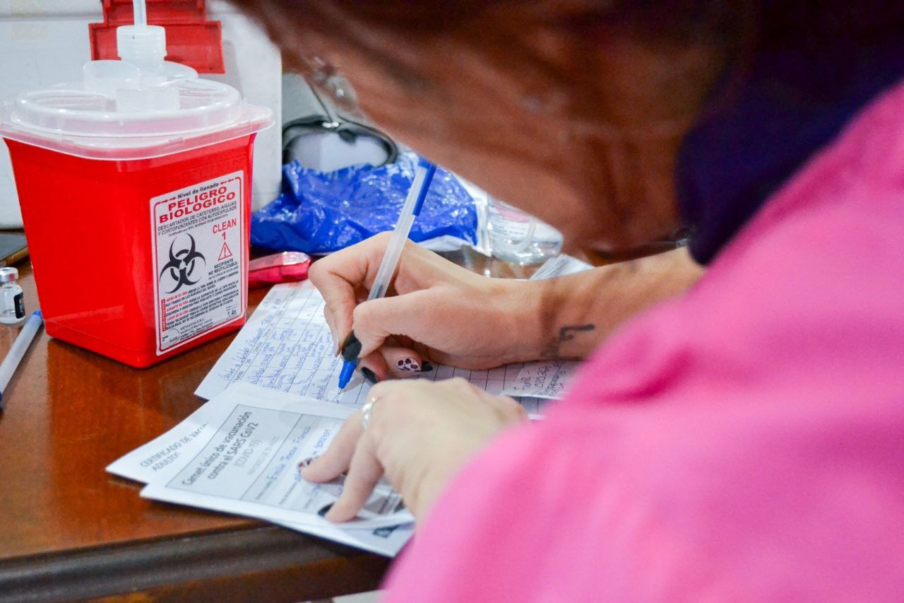 Confirman caso de Coqueluche e instan a completar esquemas de vacunación