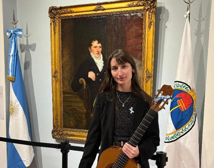 Alma Martinengo: una vida entre guitarras, maestros y el pulso del arte