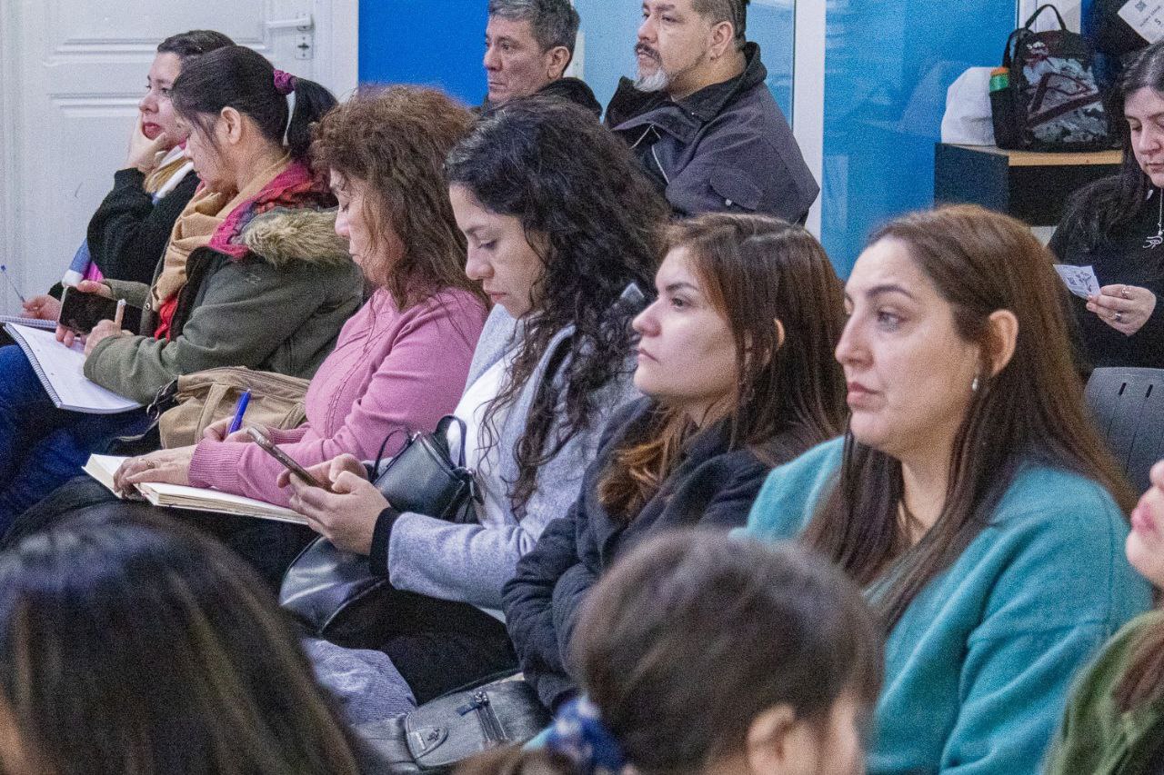 Comenzó el curso de cuidados para personas mayores con orientación asociativa