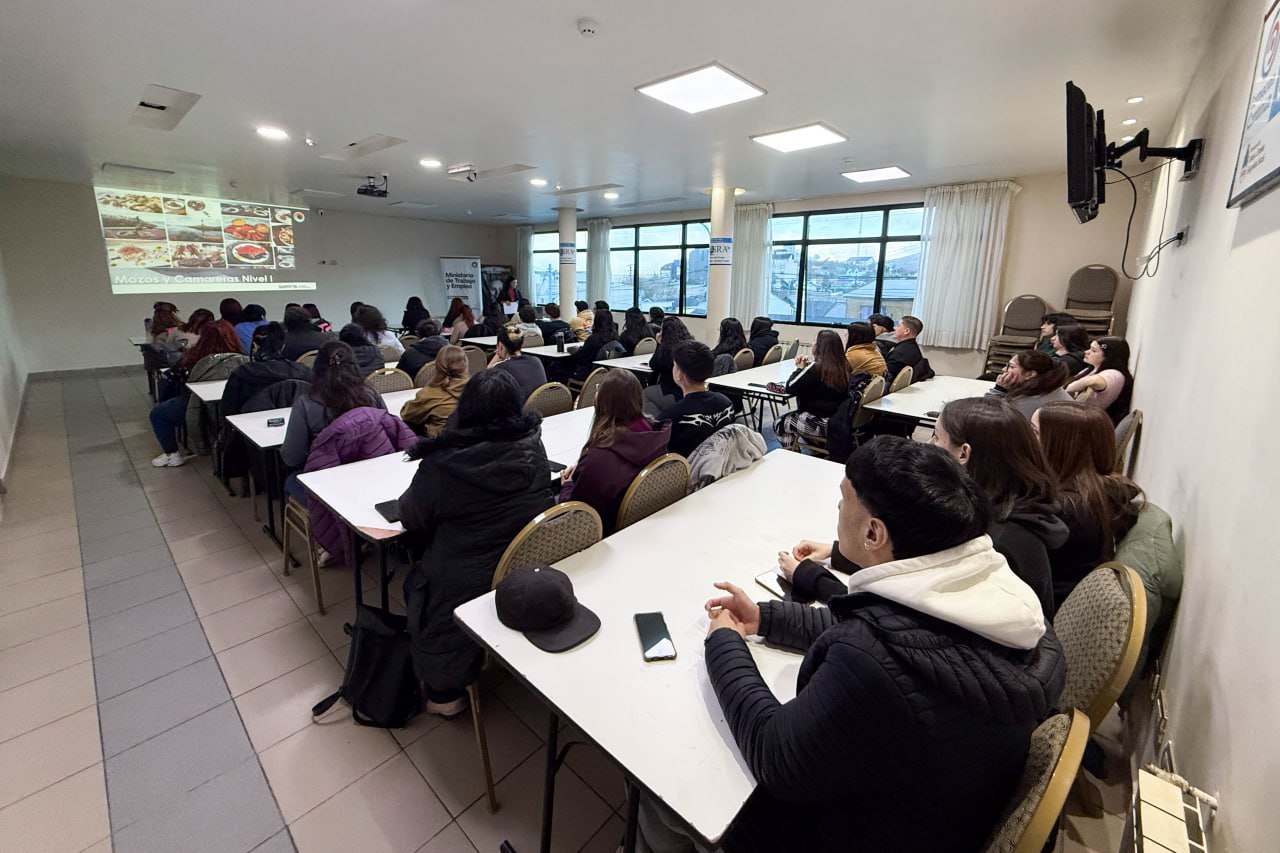 Comenzaron más de 20 cursos de formación laboral