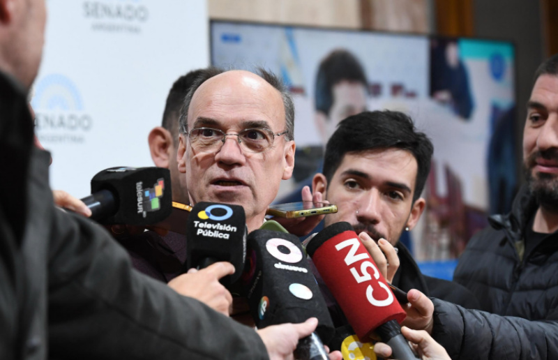 Blanco pide citar al canciller Werthein para explicar el acuerdo Milei-Trump