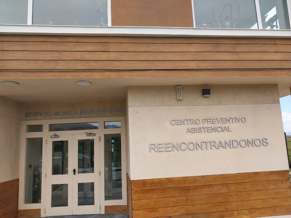 Sin teléfono, sin servicio, ni comida: El problema de «Reencontrándonos»