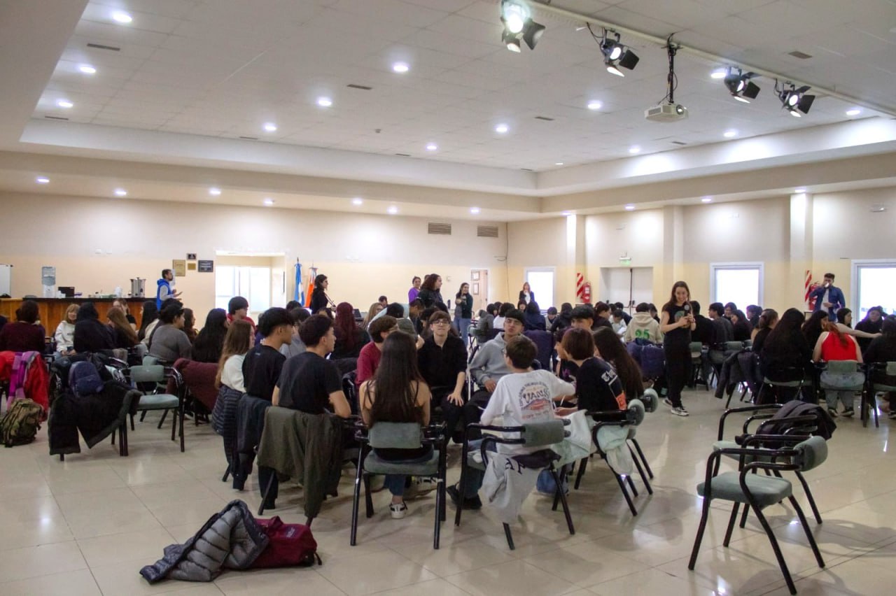 Más de 150 jóvenes participan de la capacitación en Oratoria