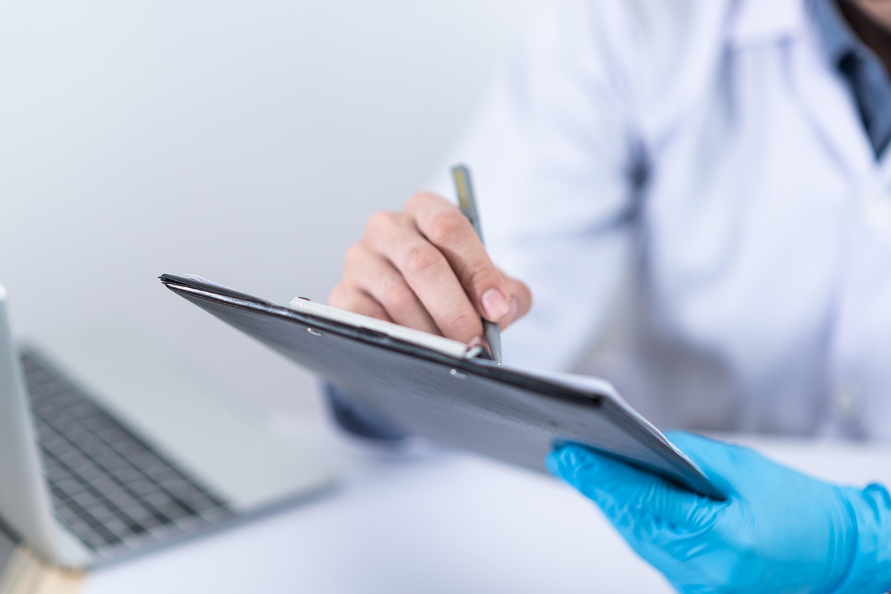 «Ya no quedan autoridades para reclamar»: la desesperante situación de los profesionales de la salud
