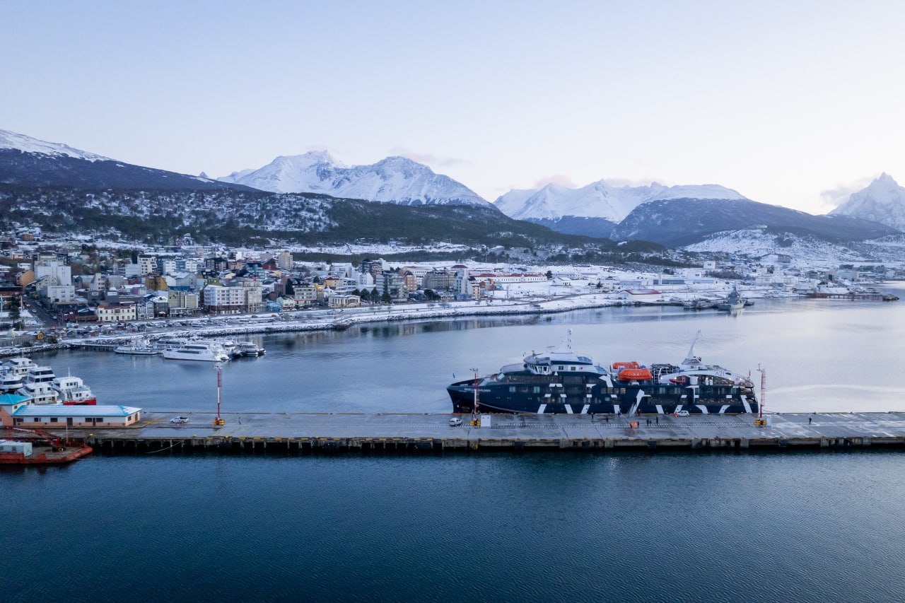 Llegó el primer crucero antártico de la temporada