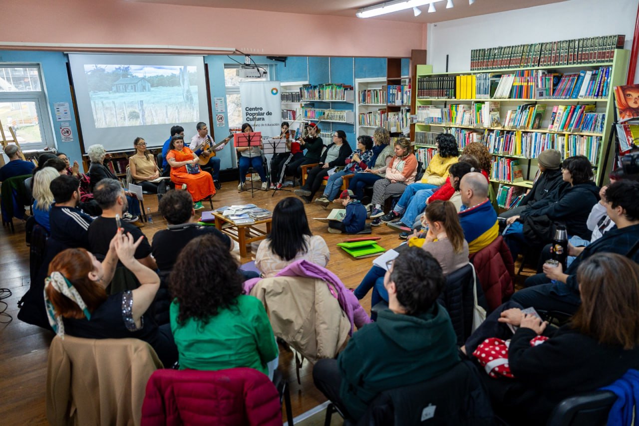 El Día de la Poesía se celebró con dos grandes encuentros