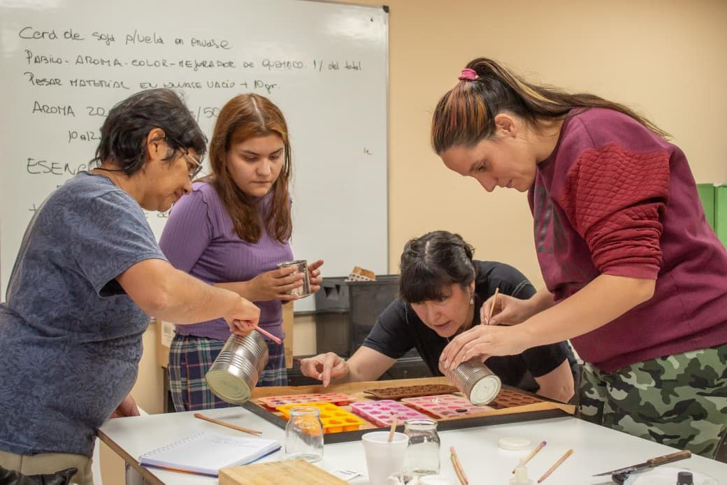 Inician nuevos talleres formativos en el Mes de las Juventudes