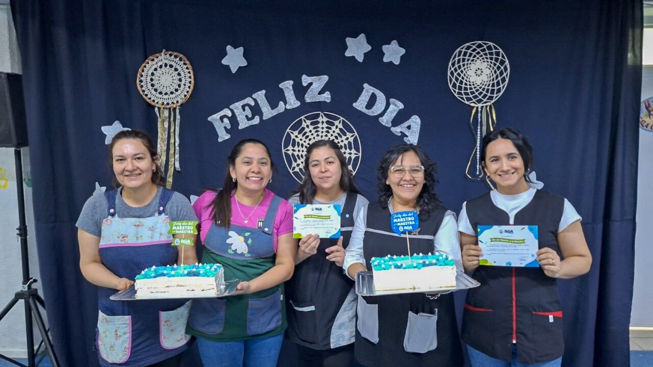 La Intendencia agasajó a los maestros en su día