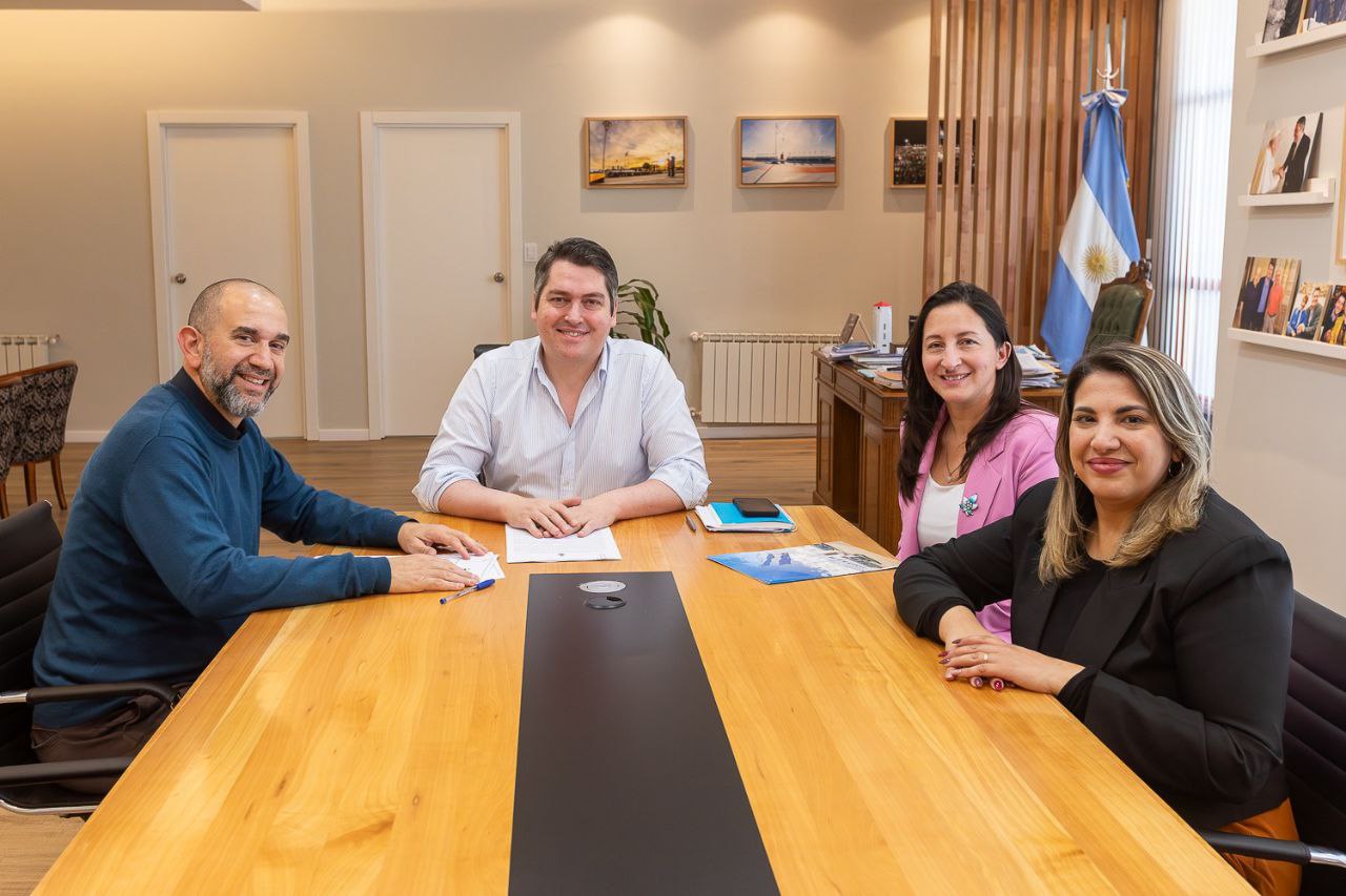 Convenio con CLACSO por capacitación y servicios técnicos