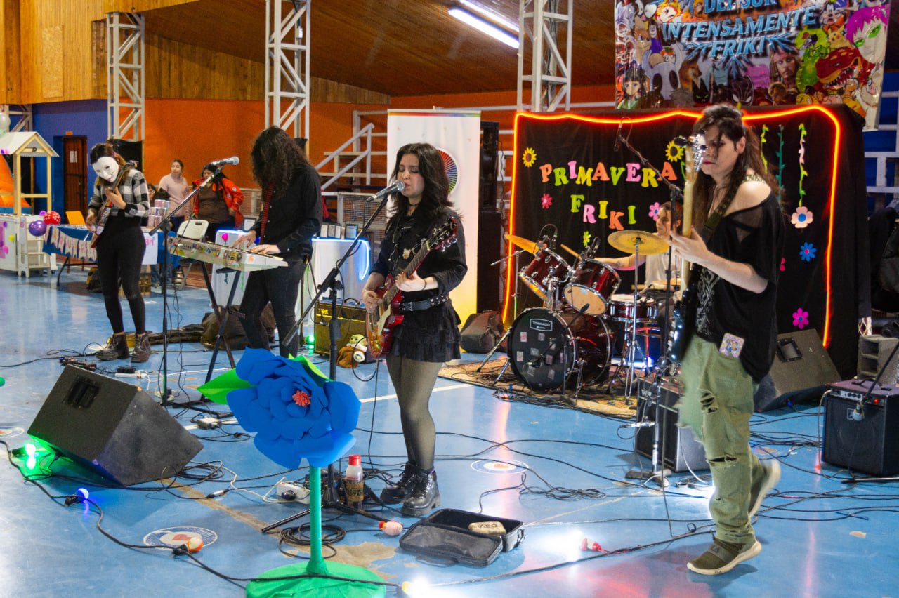 «Primavera Friki» le puso color al fin de semana