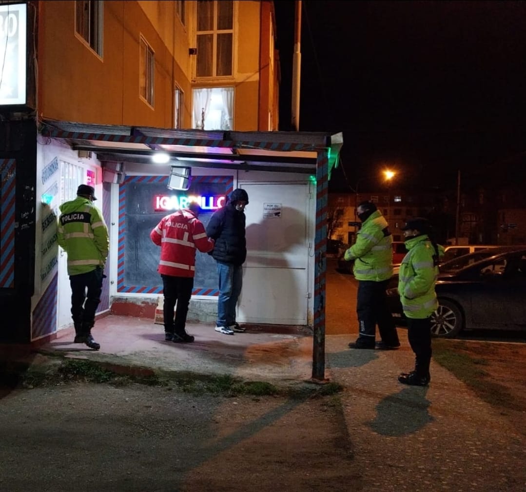 Detuvieron a un hombre acusado de intentar robar artículos electrónicos