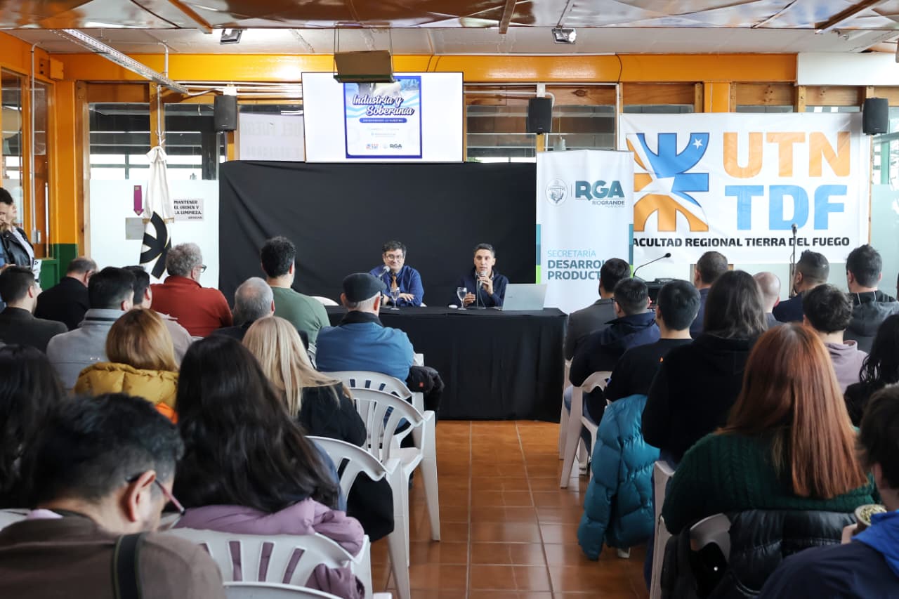 Amplia participación en el ciclo de charlas «Industria y soberanía»