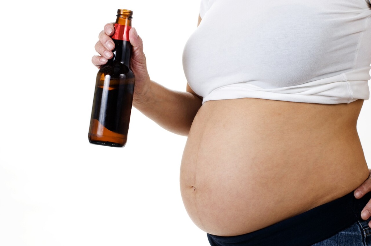 Son graves las consecuencias de consumir alcohol durante el embarazo