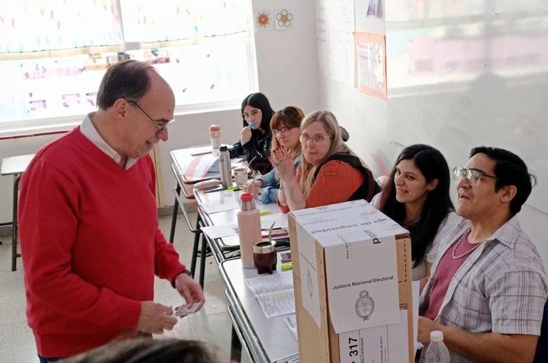 Blanco apuesta al diálogo y respeta el veredicto de las urnas