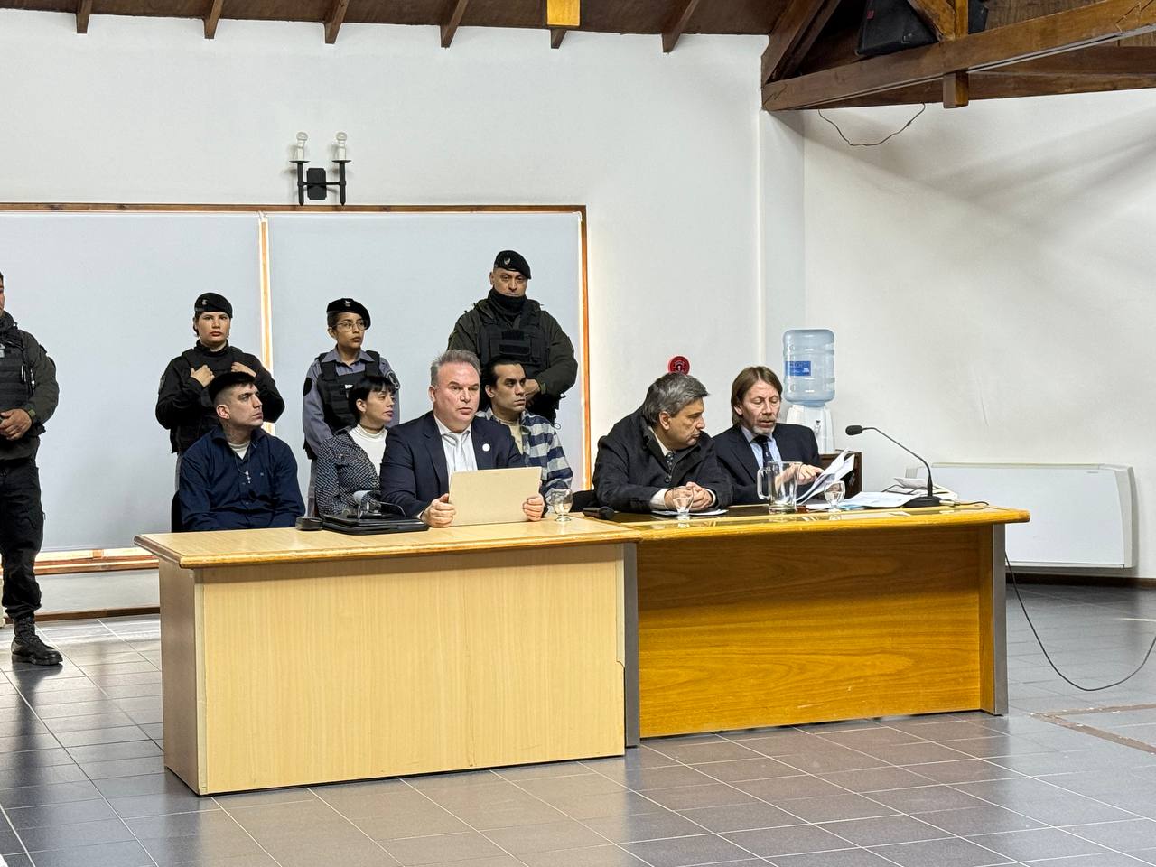 Juicio a las tres personas imputadas de incendio con bombas “molotov”