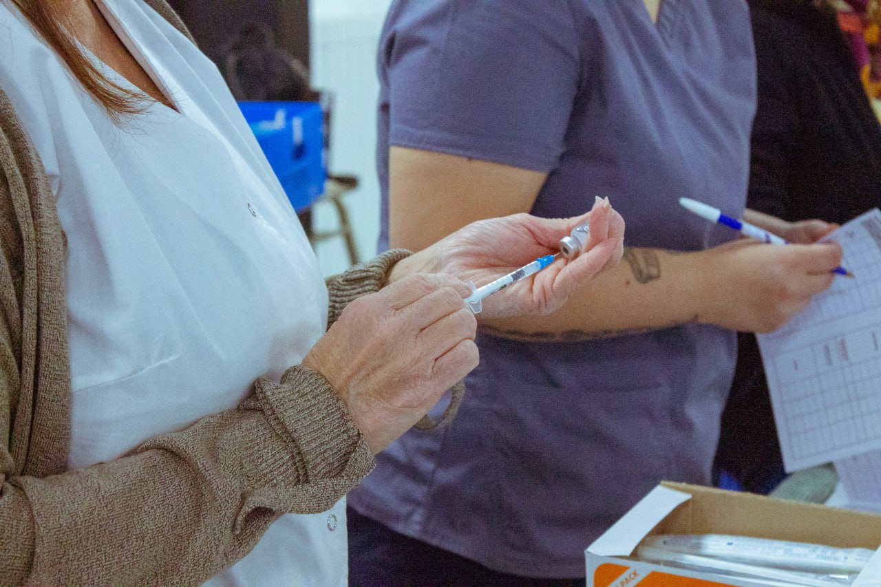 Realizan campaña de vacunación contra el Coqueluche en escuelas