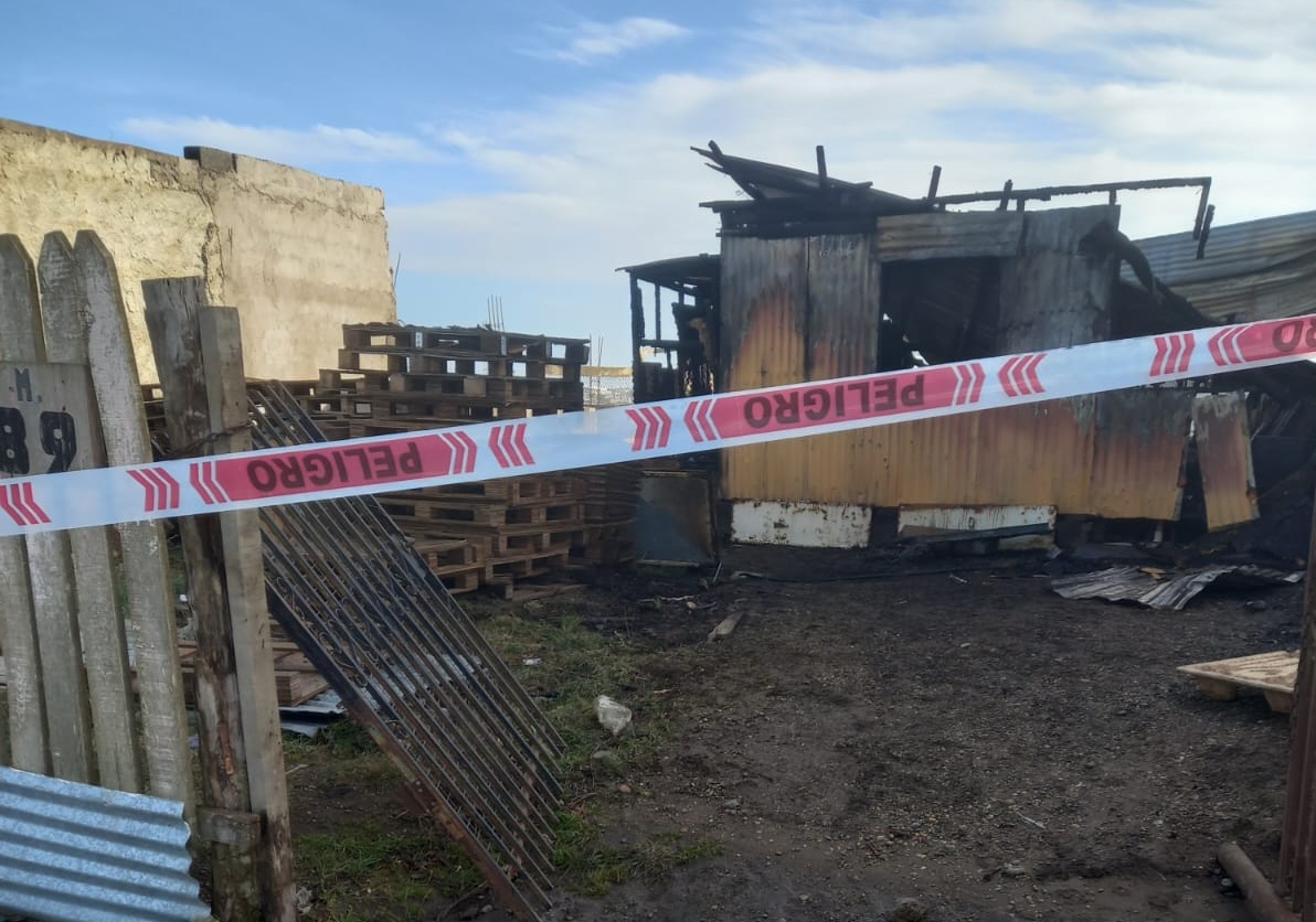 Incendio arrasó con una vivienda en Margen Sur