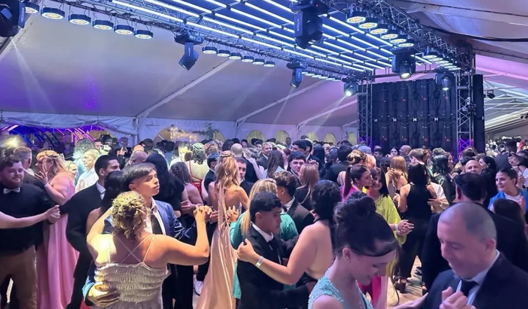 Una familia tipo necesita casi 2 millones de pesos para celebrar una fiesta de egresados