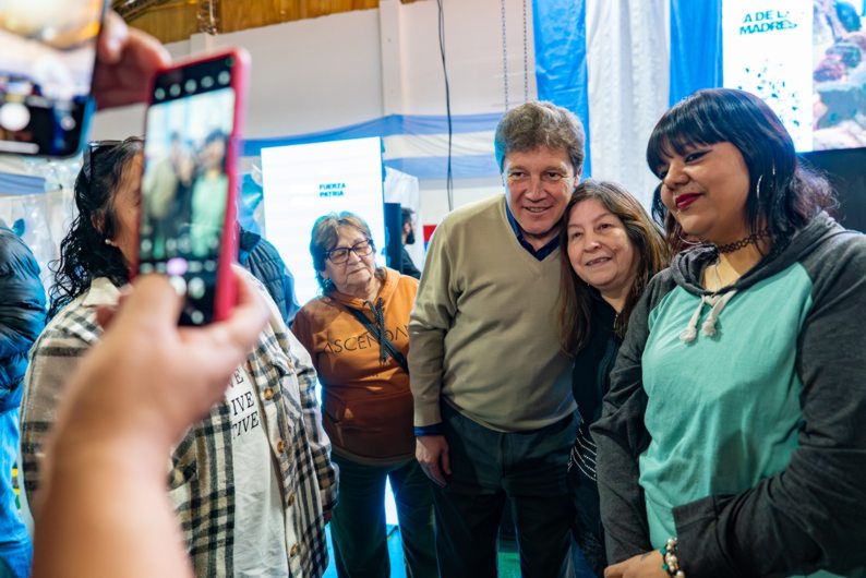 Fuerza Patria celebró el Bingo del Día de la Madre en el gimnasio Bonuccelli