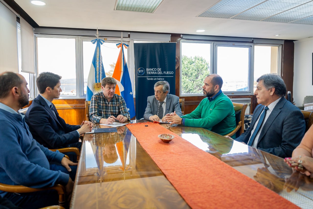 Lanzan creditos para que los estatales paguen deudas