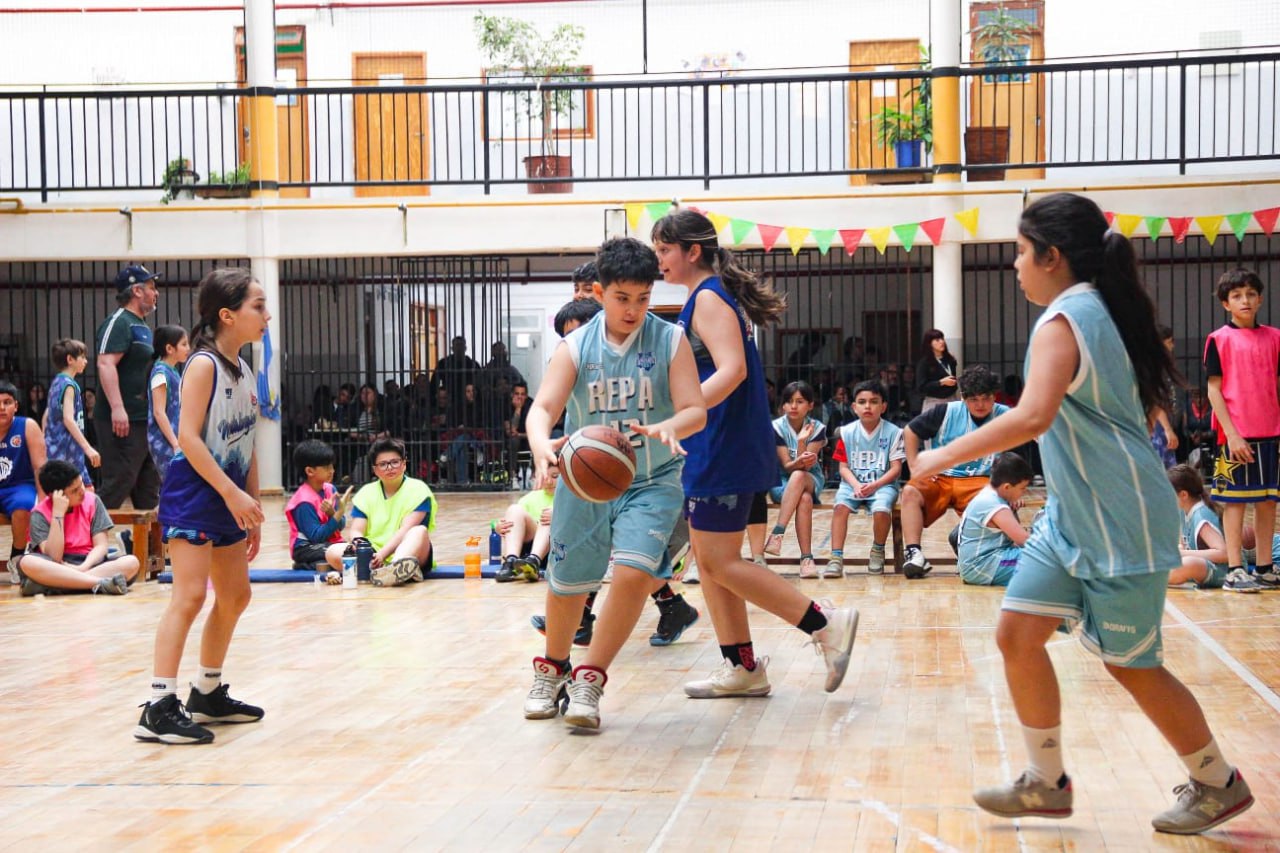 Tolhuin fue sede de una jornada de Basquet amistoso