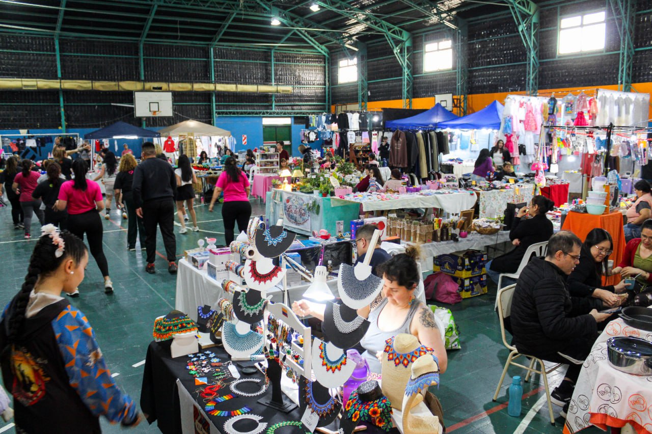 Se realizo «Feriantes del fin del mundo» por el mes de la tradición